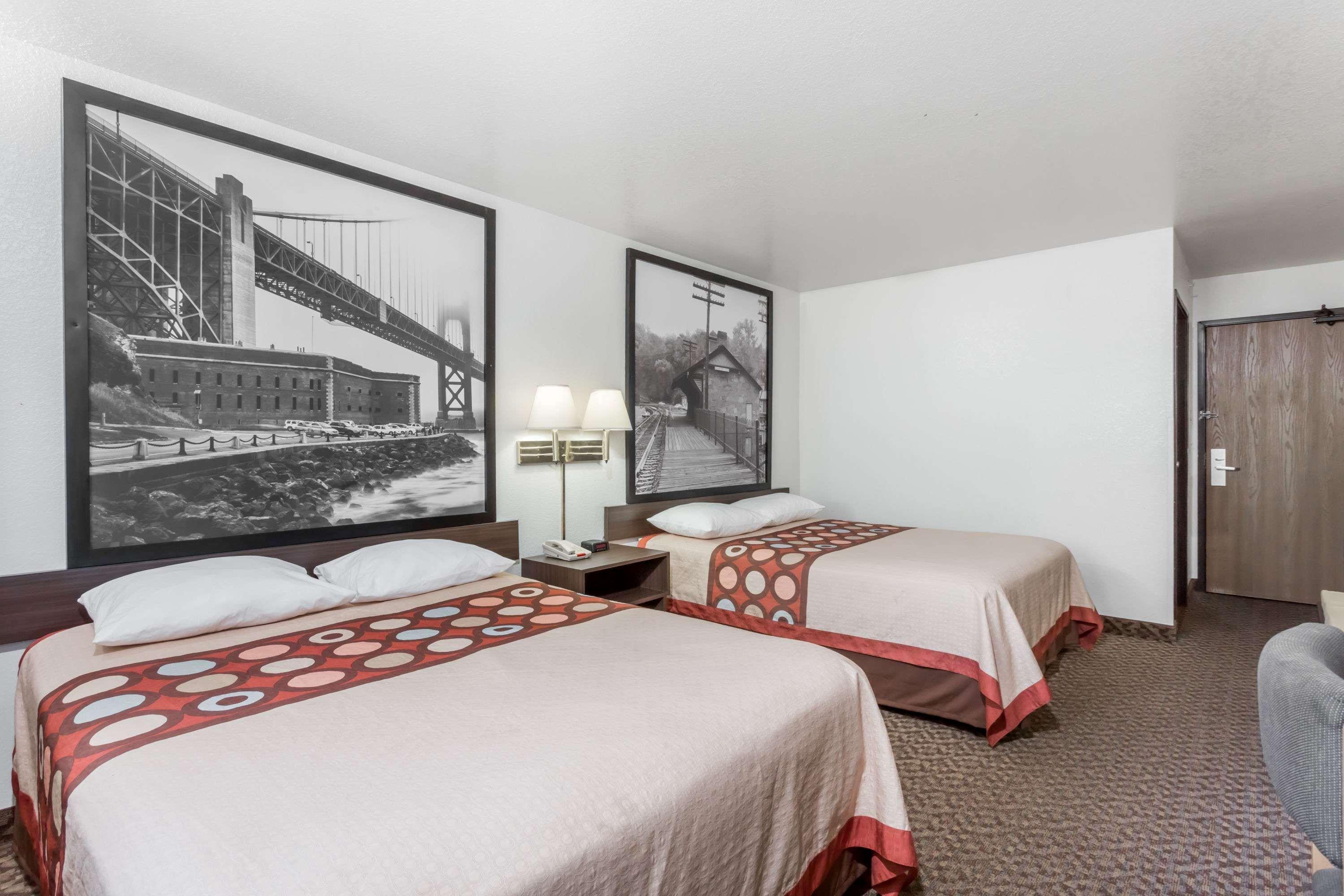 Super 8 By Wyndham Prince Frederick Exterior photo